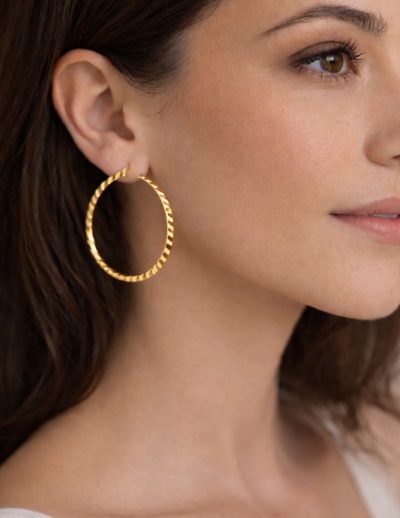 ✨ UShine.gr: Ατσάλινα σκουλαρίκια κρίκοι με ανάγλυφη υφή No 1389