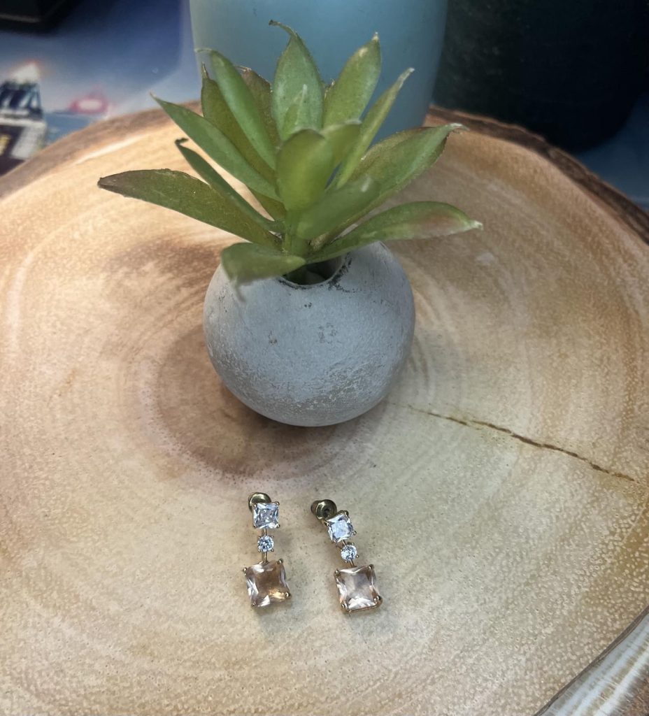 ✨ UShine.gr: Ατσάλινα statement σκουλαρίκια με γεωμετρικούς κρυστάλλους (χρυσό) No 1390