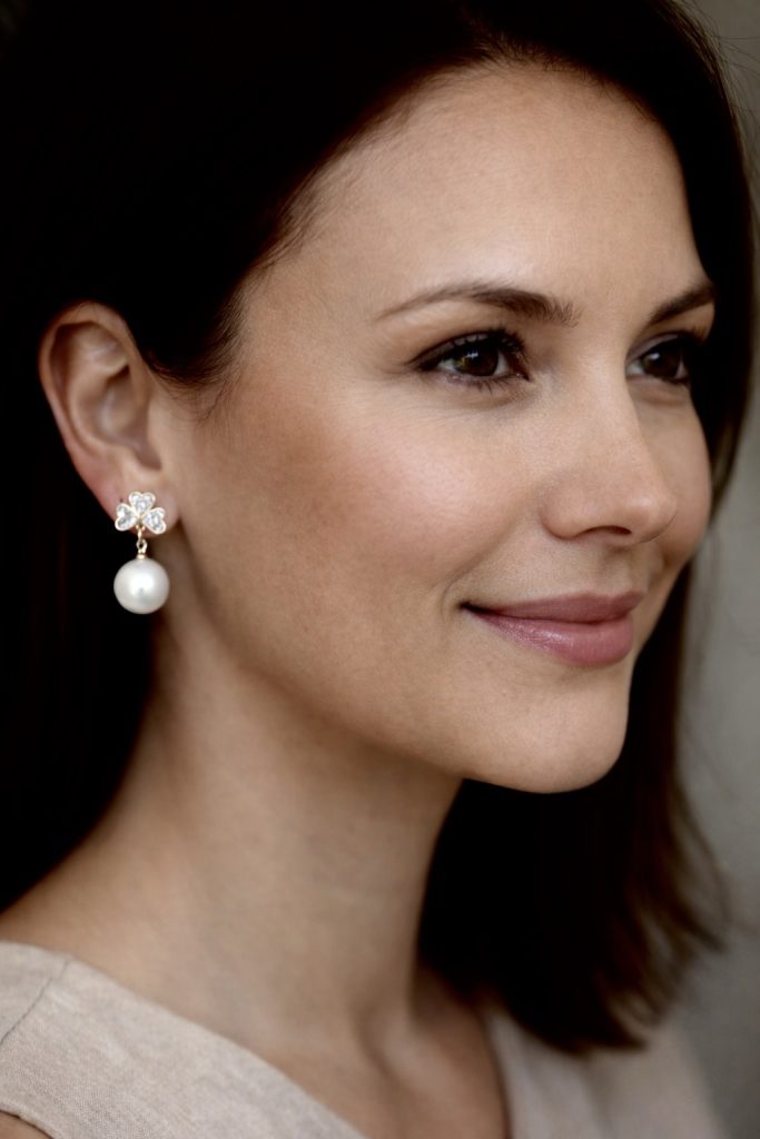 ✨ UShine.gr: Ατσάλινα σκουλαρίκια με τριφύλλι & πέρλα (ασημί) No 1392