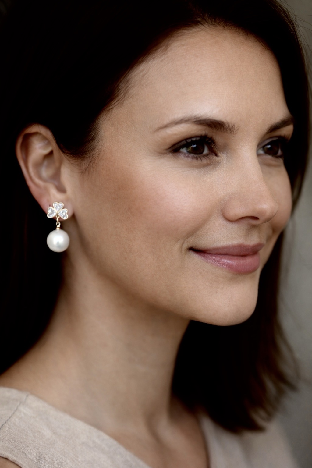 ✨ UShine.gr: Ατσάλινα σκουλαρίκια με τριφύλλι & πέρλα (ασημί) No 1392