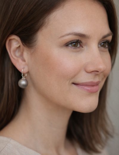 ✨ UShine.gr: Ατσάλινα σκουλαρίκια με ματ πέρλα (σαμπανί) No 1393