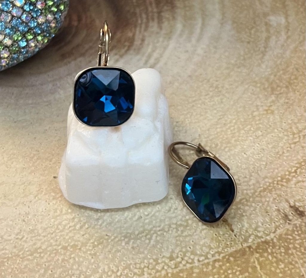 ✨ UShine.gr: Ατσάλινα σκουλαρίκια με τετράγωνο κρύσταλλο (μπλε) No 1394