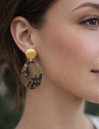 ✨ UShine.gr: Ατσάλινα σκουλαρίκια οβάλ Snake Print (μαύρο & χρυσό) No 1395