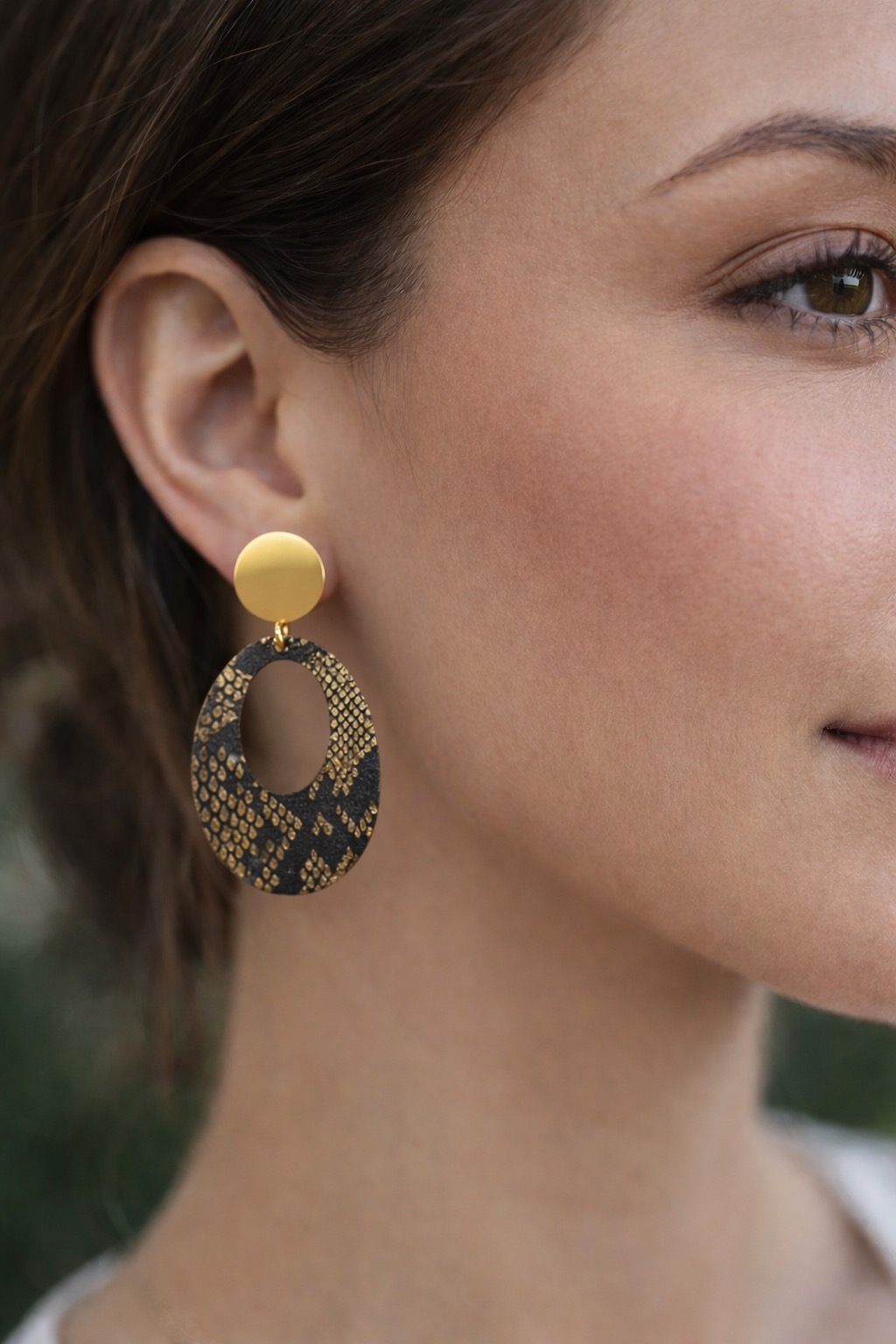 ✨ UShine.gr: Ατσάλινα σκουλαρίκια οβάλ Snake Print (μαύρο & χρυσό) No 1395