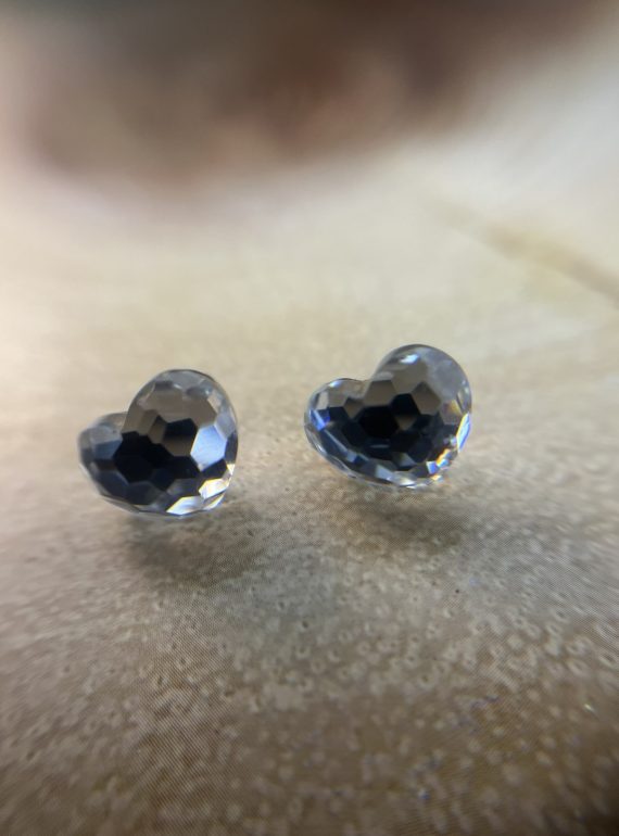 ✨ UShine.gr: Ατσάλινα σκουλαρίκια καρφωτά καρδιά με faceted κρύσταλλο (διάφανο) No 1400