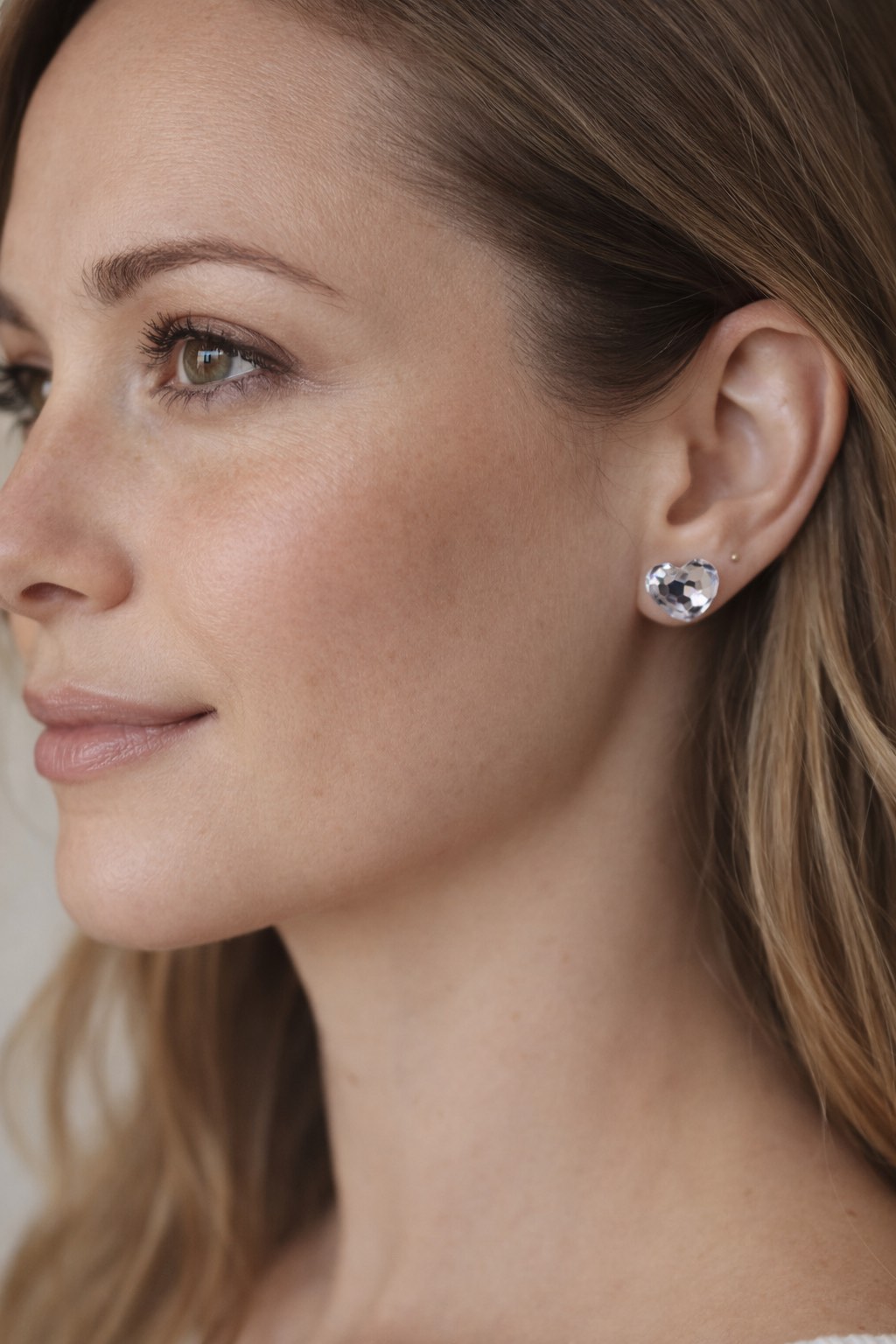 ✨ UShine.gr: Ατσάλινα σκουλαρίκια καρφωτά καρδιά με faceted κρύσταλλο (διάφανο) No 1400