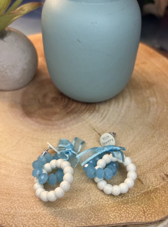 ✨ UShine.gr: Ατσάλινα σκουλαρίκια boho με χάντρες & κορδέλα (γαλάζιο–λευκό) No 1405