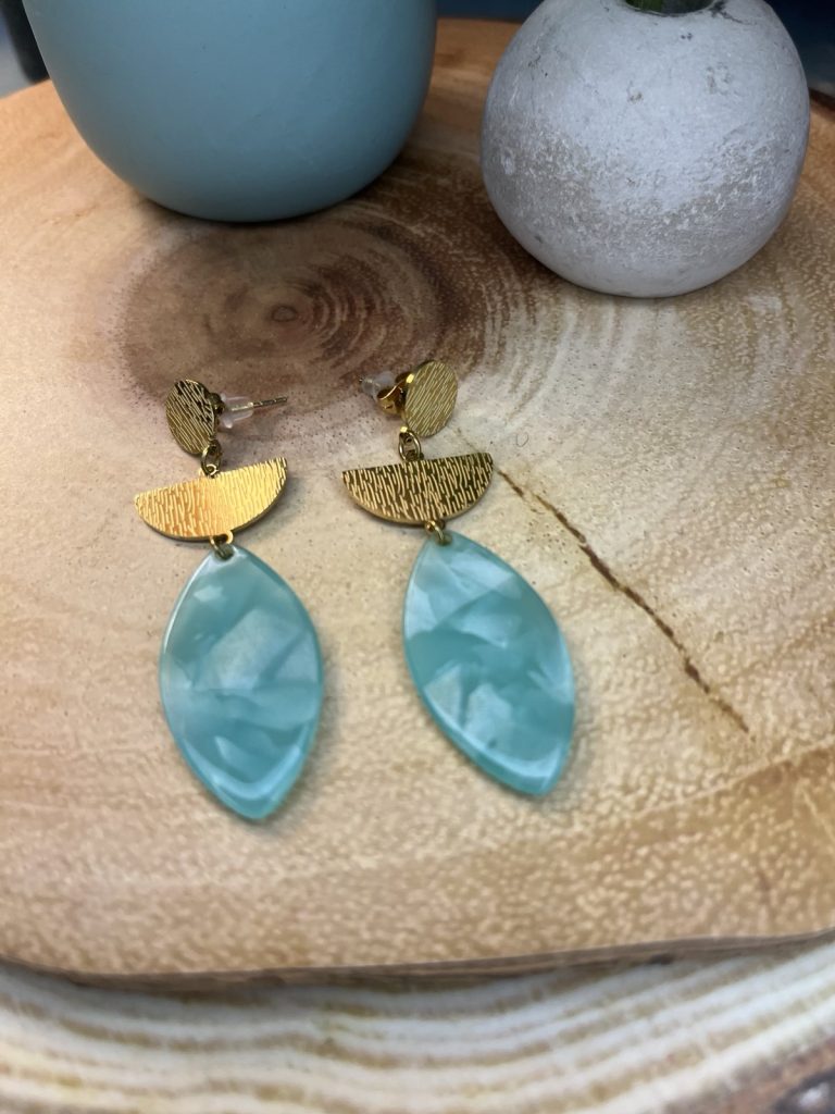 ✨ UShine.gr: Ατσάλινα σκουλαρίκια γεωμετρικά με τιρκουάζ πέτρα & χρυσή υφή No 1406