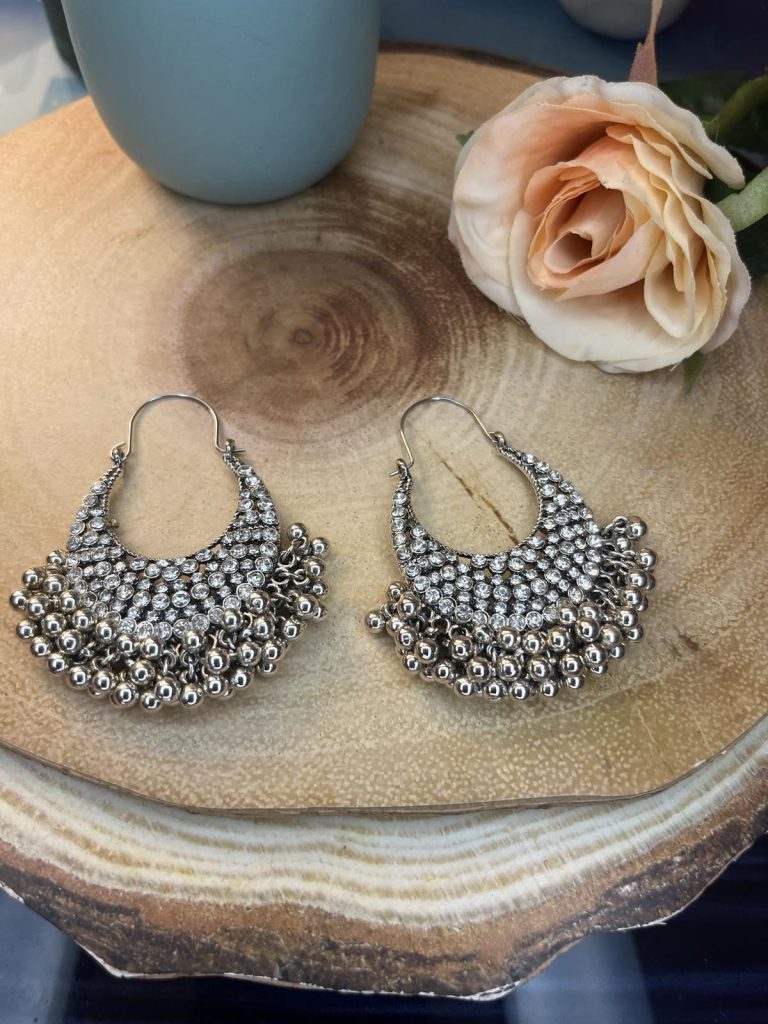 ✨ UShine.gr: Ατσάλινα σκουλαρίκια boho crescent με κρύσταλλα & μεταλλικές μπίλιες (ασημί) No 1407