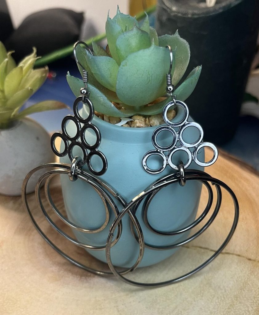 ✨ UShine.gr: Ατσάλινα σκουλαρίκια γεωμετρικά με πολλαπλούς κρίκους (ασημί) No 1410