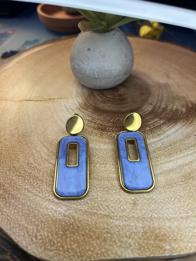 ✨ UShine.gr: Ατσάλινα σκουλαρίκια γεωμετρικά με μπλε enamel & χρυσές λεπτομέρειες No 1412