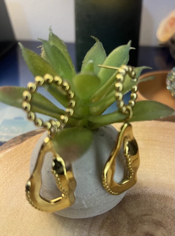 ✨ UShine.gr: Ατσάλινα σκουλαρίκια statement με χρυσό οργανικό μοτίφ No 1413