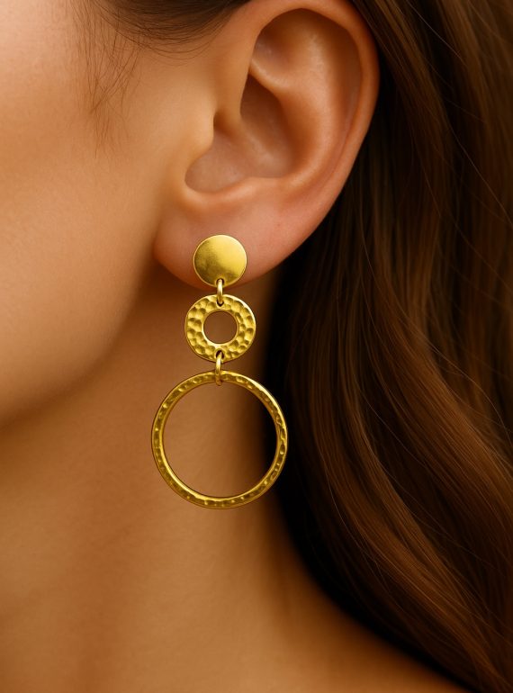 ✨ UShine.gr: Ατσάλινα σκουλαρίκια κρίκοι με σφυρήλατο μοτίφ σε χρυσό τόνο No 1414