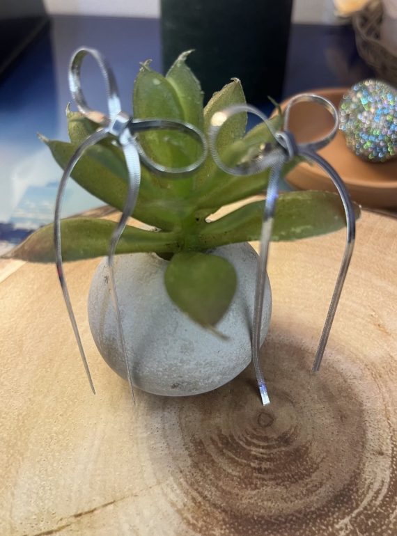 ✨ UShine.gr: Ατσάλινα σκουλαρίκια φιόγκος με μακριές αλυσίδες (ασημί) No 1415