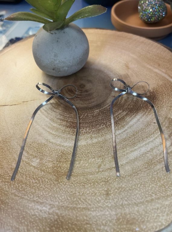 ✨ UShine.gr: Ατσάλινα σκουλαρίκια φιόγκος με μακριές αλυσίδες (ασημί) No 1415