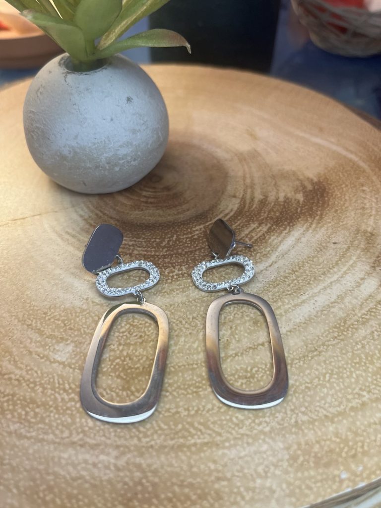 ✨ UShine.gr: Ατσάλινα σκουλαρίκια γεωμετρικά με κρύσταλλα & οβάλ κρίκο (ασημί) No 1417