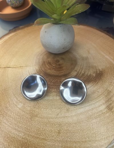 ✨ UShine.gr: Ατσάλινα σκουλαρίκια καρφωτά με οργανικό κυματιστό δίσκο (ασημί) No 1418
