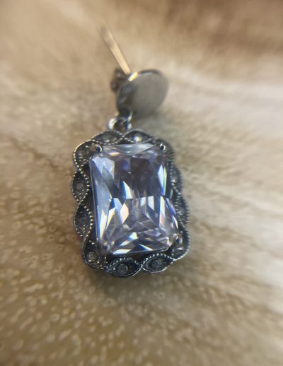 ✨ UShine.gr: Ατσάλινα σκουλαρίκια με ορθογώνια κρυστάλλινη πέτρα & vintage λεπτομέρειες (ασημί) No 1420