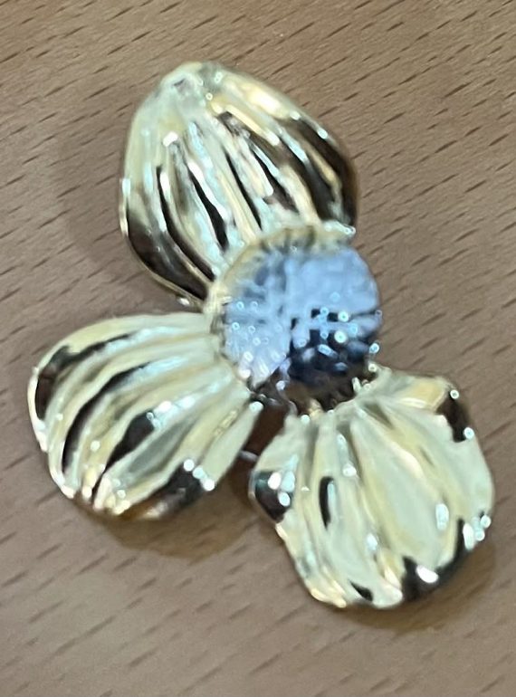 ✨ UShine.gr: Ατσάλινα Σκουλαρίκια Λουλούδι Δίχρωμα (Χρυσό & Ασημί) No 1423