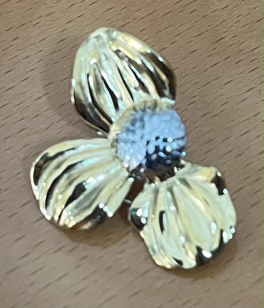 ✨ UShine.gr: Ατσάλινα Σκουλαρίκια Λουλούδι Δίχρωμα (Χρυσό & Ασημί) No 1423