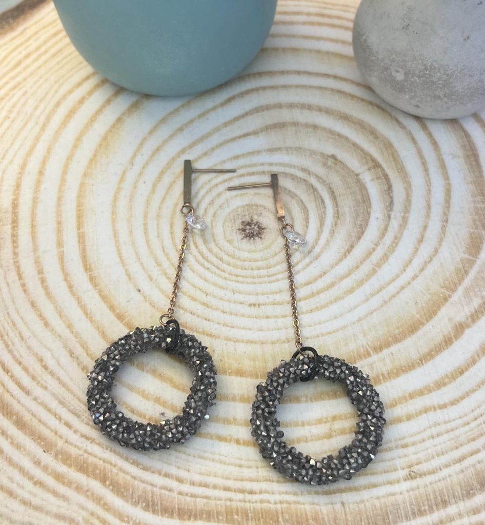 ✨ UShine.gr: Ατσάλινα Μακριά Σκουλαρίκια Κρίκοι με Σκούρα Κρύσταλλα No 1428