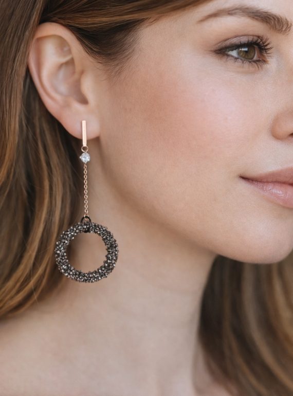 ✨ UShine.gr: Ατσάλινα Μακριά Σκουλαρίκια Κρίκοι με Σκούρα Κρύσταλλα No 1428
