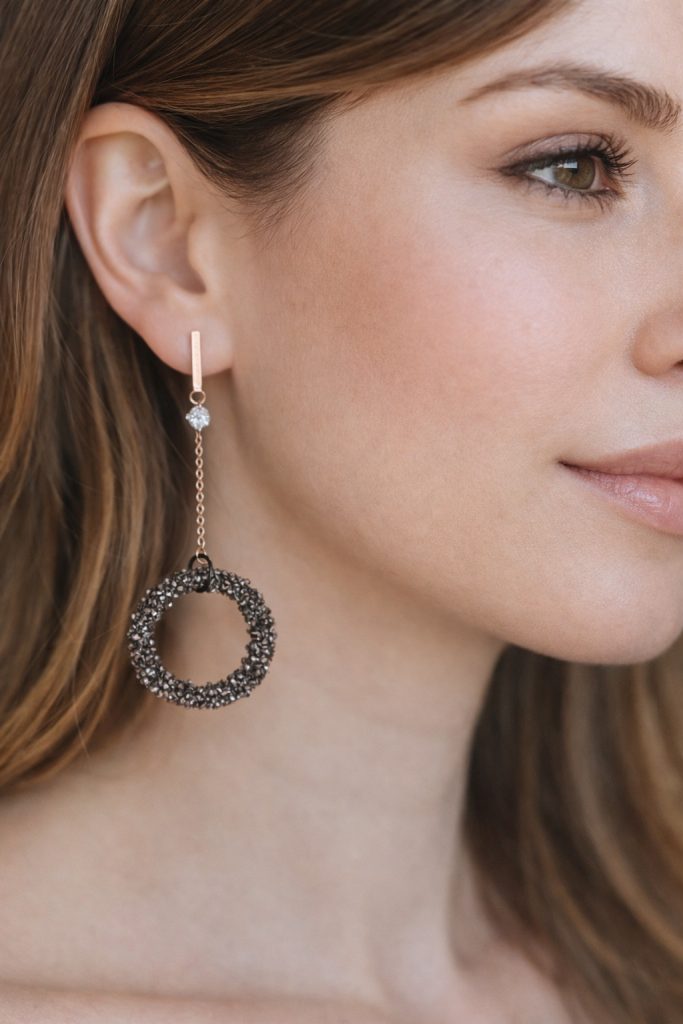 ✨ UShine.gr: Ατσάλινα Μακριά Σκουλαρίκια Κρίκοι με Σκούρα Κρύσταλλα No 1428