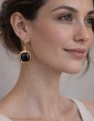 ✨ UShine.gr: Ατσάλινα Σκουλαρίκια με Μαύρη Πέτρα σε Χρυσή Βάση No 1433