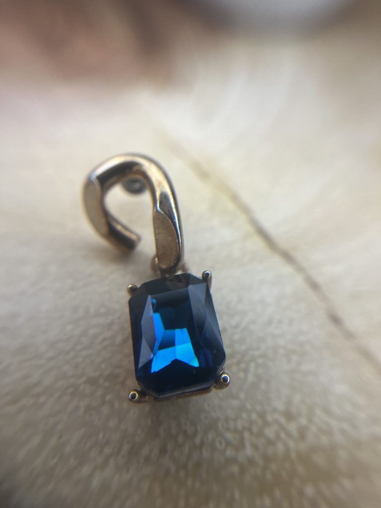 ✨ UShine.gr: Ατσάλινα Σκουλαρίκια με Μπλε Ορθογώνια Πέτρα σε Χρυσή Βάση No 1437