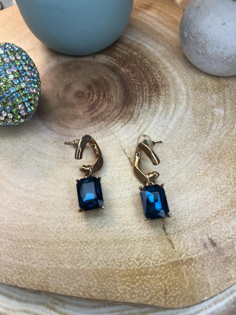 ✨ UShine.gr: Ατσάλινα Σκουλαρίκια με Μπλε Ορθογώνια Πέτρα σε Χρυσή Βάση No 1437