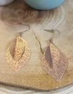 ✨ UShine.gr: Ατσάλινα σκουλαρίκια φύλλο με διάτρητο μοτίβο σε ροζ χρυσό No 1443