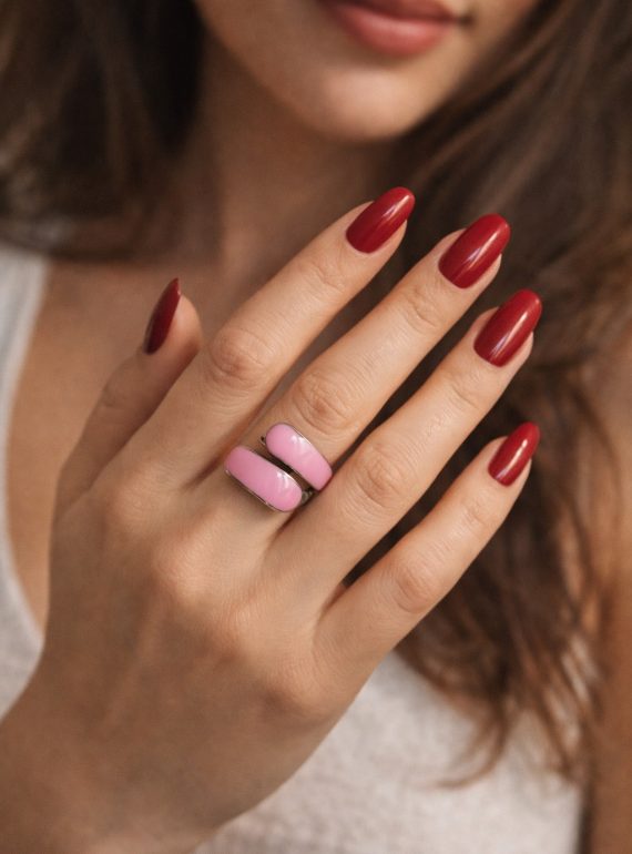 ✨ UShine.gr: Ατσάλινο δαχτυλίδι διπλής καμπύλης με ροζ σμάλτο No 1445