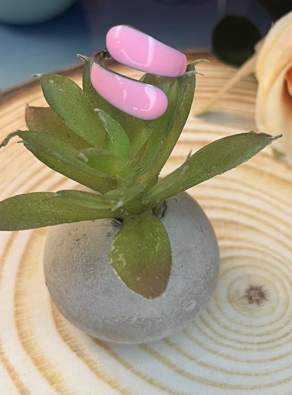 ✨ UShine.gr: Ατσάλινο δαχτυλίδι διπλής καμπύλης με ροζ σμάλτο No 1445