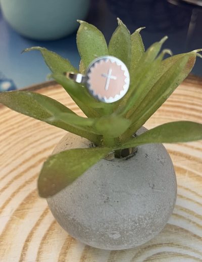 ✨ UShine.gr:Ατσάλινο Δαχτυλίδι με Ροζ Σμάλτο & Σταυρό No 1446