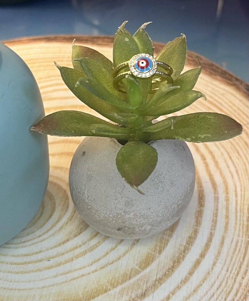 ✨ UShine.gr: Ατσάλινο δαχτυλίδι μάτι με γαλάζιο σμάλτο & μοντέρνα καμπύλη No 1452