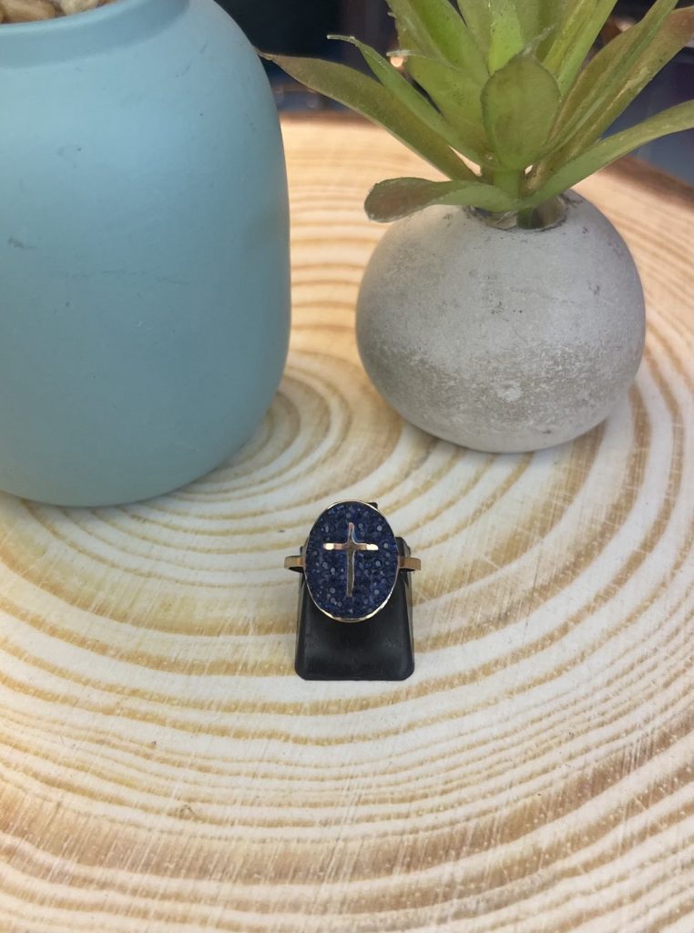 ✨ UShine.gr: Ατσάλινο δαχτυλίδι οβάλ με σταυρό & μπλε κρύσταλλο No 1455