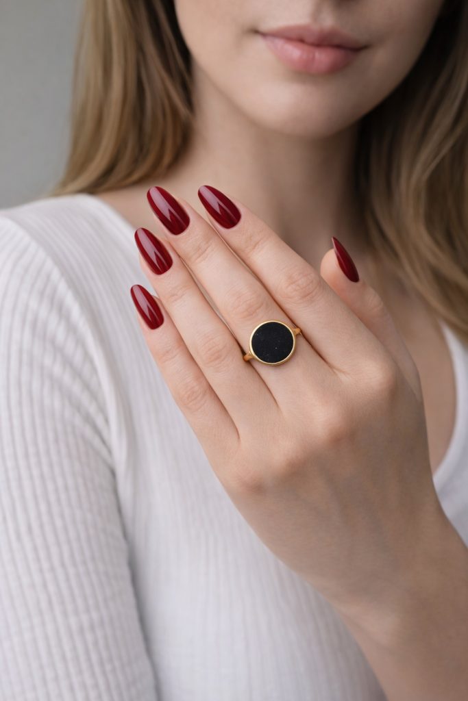 ✨ UShine.gr: Ατσάλινο δαχτυλίδι οβάλ με μαύρο σμάλτο No 1457