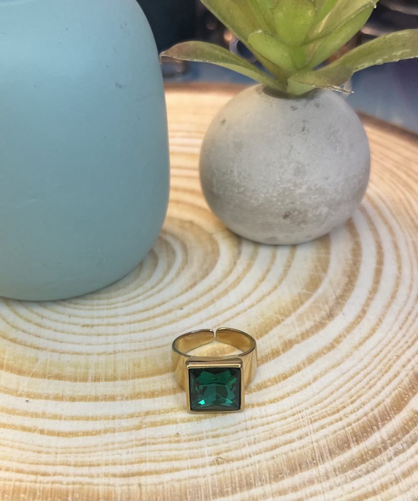 ✨ UShine.gr: Ατσάλινο δαχτυλίδι square με πράσινη πέτρα No 1458