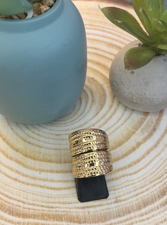 ✨ UShine.gr: Ατσάλινο δαχτυλίδι statement με ανάγλυφη υφή No 1461