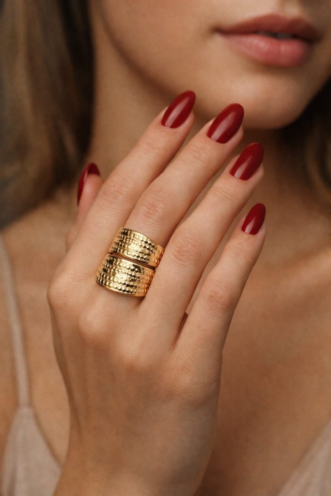 ✨ UShine.gr: Ατσάλινο δαχτυλίδι statement με ανάγλυφη υφή No 1461