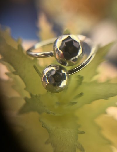 ✨ UShine.gr: Ατσάλινο Δαχτυλίδι Διπλή Σφαίρα σε Ασημί Απόχρωση No 3002