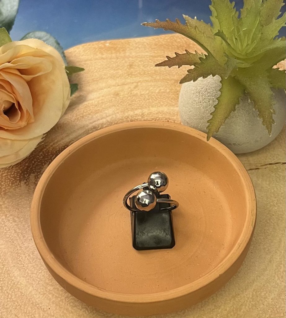 ✨ UShine.gr: Ατσάλινο Δαχτυλίδι Διπλή Σφαίρα σε Ασημί Απόχρωση No 3002