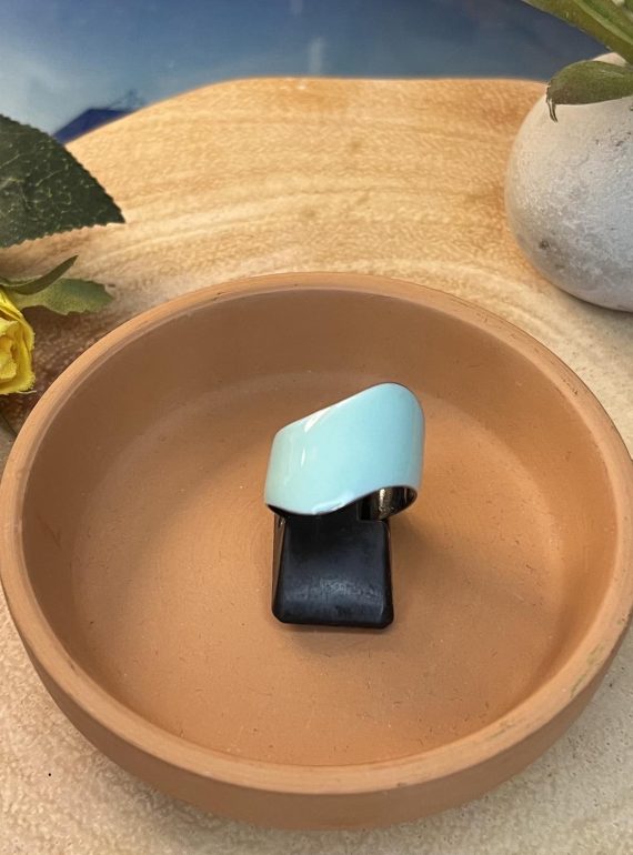 ✨ UShine.gr: Ατσάλινο Δαχτυλίδι με Κυματιστό Σχέδιο σε Γαλάζιο Σμάλτο No 3003