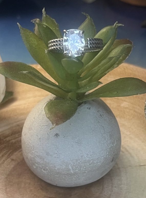 ✨ UShine.gr: Ατσάλινο Δαχτυλίδι Solitaire με Πλεκτή Βάση & Ζιργκόν No 3004