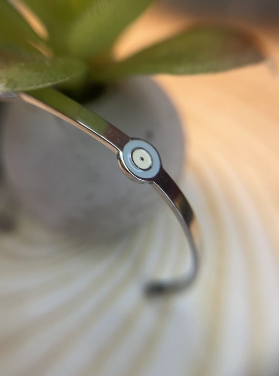 ✨ UShine.gr: Ατσάλινο βραχιόλι χειροπέδα με ματάκια σε γαλάζιο & λευκό No 1519