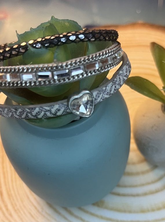 ✨ UShine.gr: Γυναικείο βραχιόλι πολλαπλών σειρών με καρδιά & διακοσμητικά στοιχεία No 1502