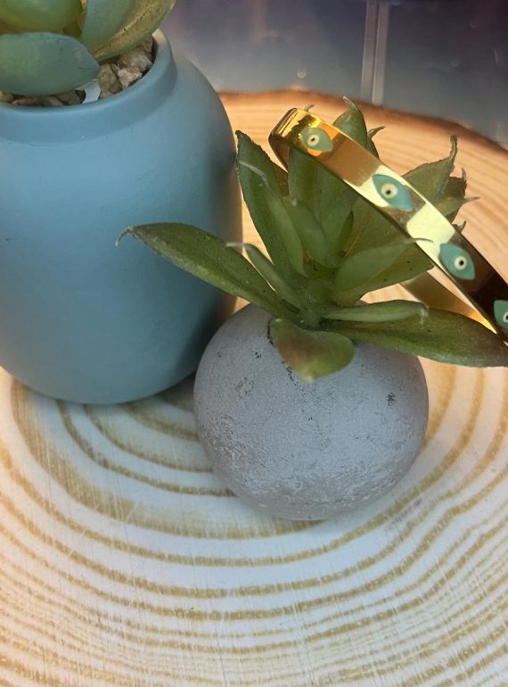 ✨ UShine.gr: Ατσάλινη χειροπέδα σε χρυσό τόνο με μοτίβο ματάκι No 1503