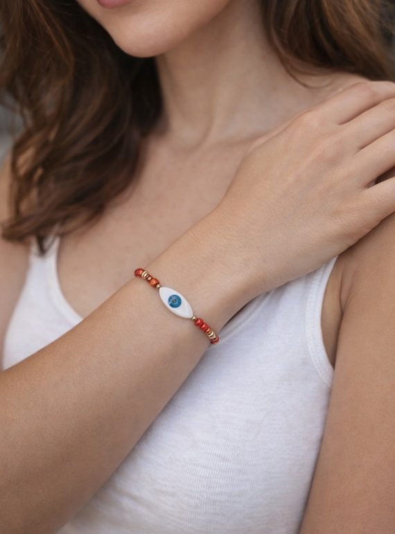 ✨ UShine.gr: Χειροποίητο βραχιόλι μακραμέ με μάτι & κόκκινες χάντρες No 1504