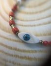 ✨ UShine.gr: Χειροποίητο βραχιόλι μακραμέ με μάτι & κόκκινες χάντρες No 1504