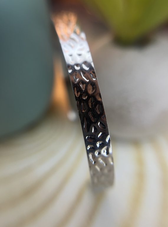 ✨ UShine.gr: Ατσάλινη χειροπέδα με ανάγλυφο σφυρήλατο σχέδιο No 1506